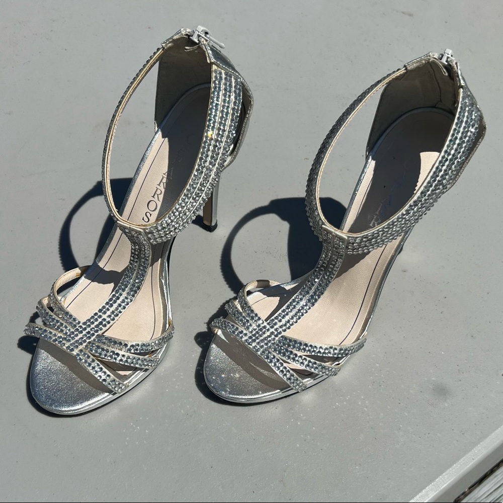 Caparros Heels. Size 7. NWT.